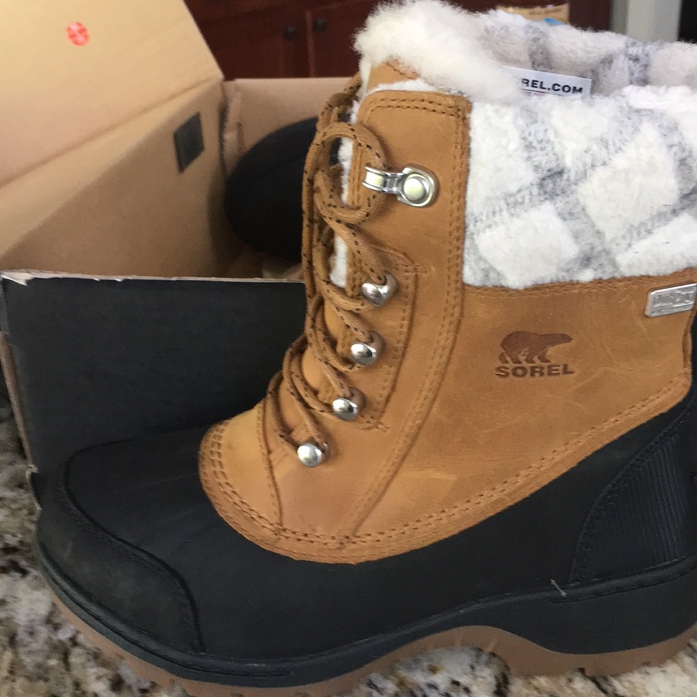 Sorel Whistler Mid Boot